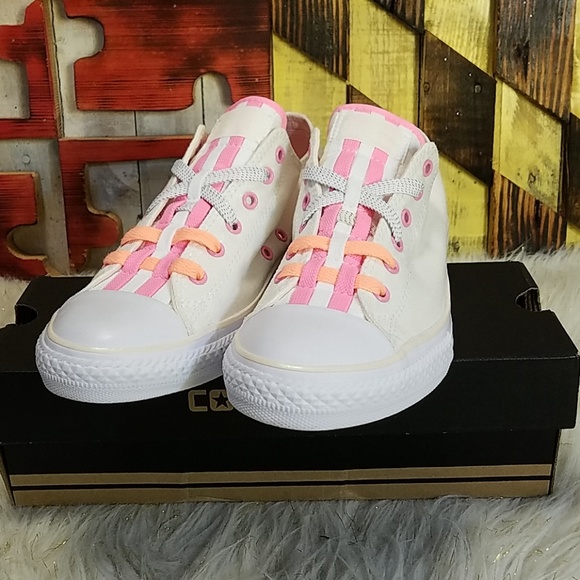 Converse Shoes - Converse Allstars Womens Size 6